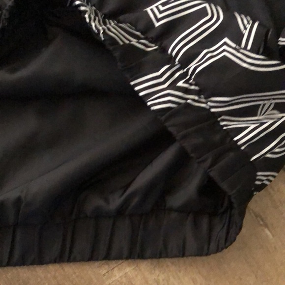 Forever 21 Black White Hooded Windbreaker 1991 Med - Picture 11 of 16